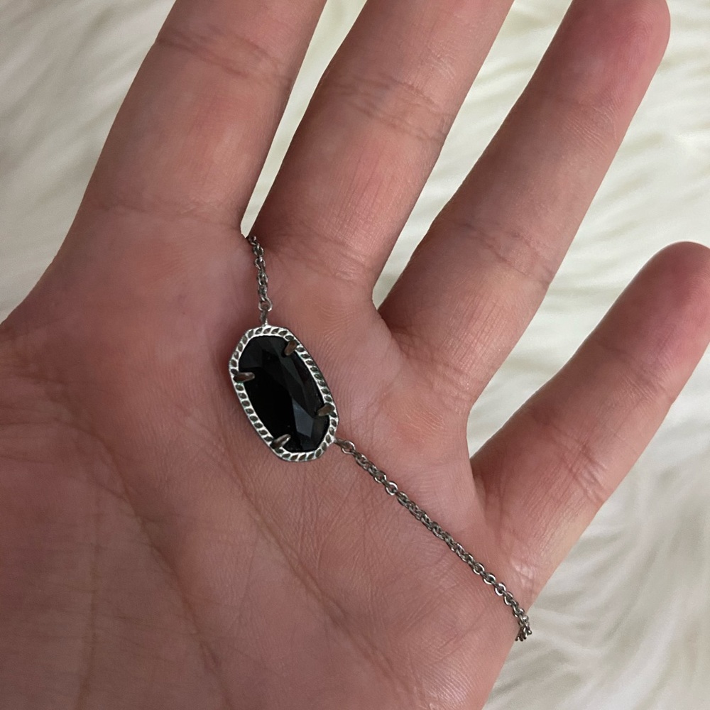 Kendra Scott necklace